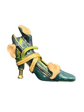 KJL Kenneth Jay Lane calla lily flower enamel high heel gold tone brooch pin